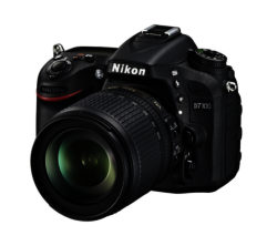 NIKON D7100 DSLR Camera with 18-105 mm VR Zoom Lens